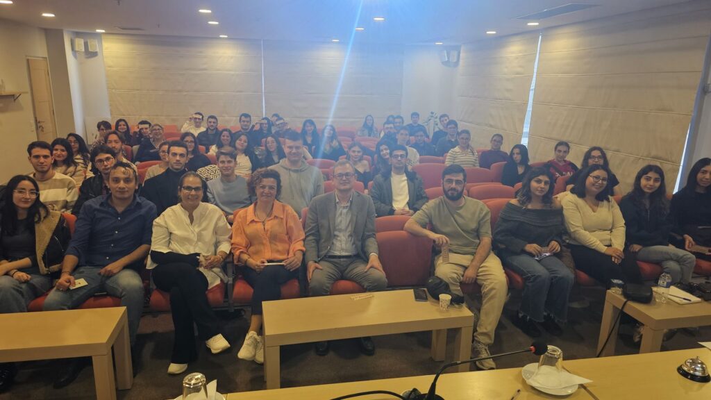 Oyunda Kal Derneği galerisi, 13. fotoğraf